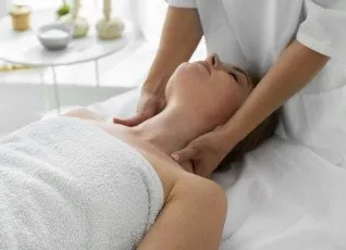 Массаж спины и шейно воротниковой зоны