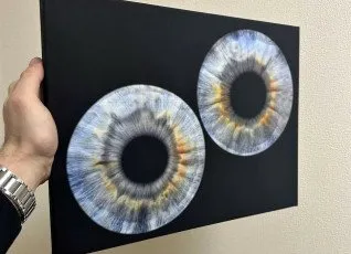 Фото радужки на холсте