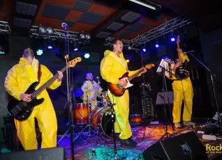 Выступление в Рок Группе