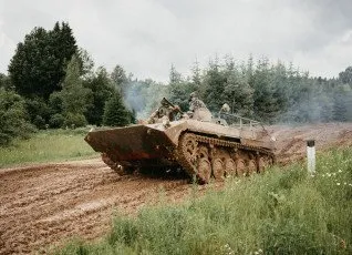 Поездка на танке или БМП со стрельбой из оружия