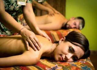 Массаж спины или стоп для пары