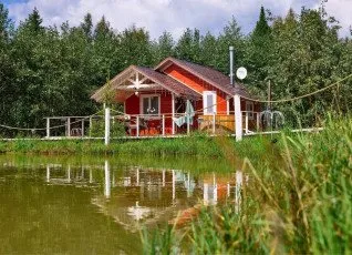 Дом у озера в глэмпинге Просто Эко