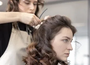 Стрижка женская с укладкой