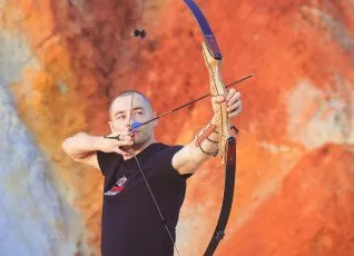 Стрельба из трёх видов лука