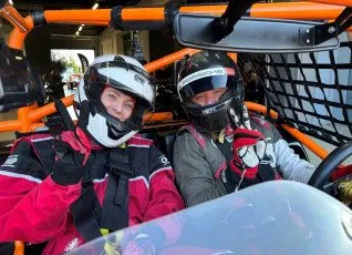 Гоночное такси на спортивном болиде