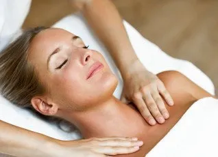 Массаж лица шеи и зоны декольте