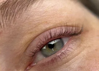 Ламинирование и окрашивание ресниц