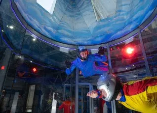 Полет в аэротрубе