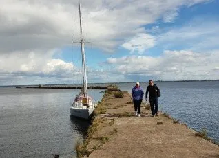 Поход на форт на парусной яхте