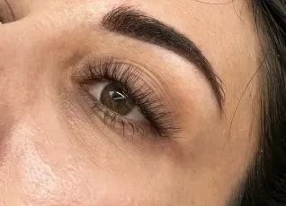 Перманентный макияж бровей