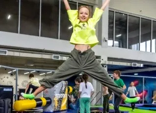 Прыжки на батуте