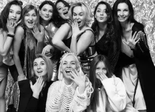 Фотовечеринка в студии автопортрета