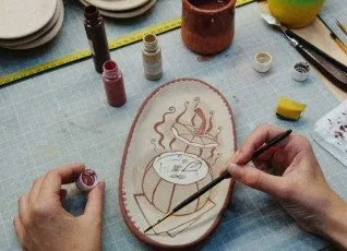 Роспись керамической тарелки