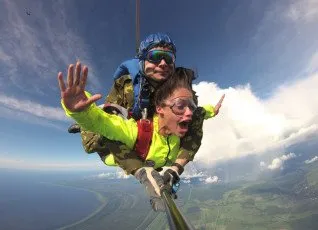 Прыжок с парашютом в тандеме