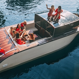 Прогулка на катере Итали