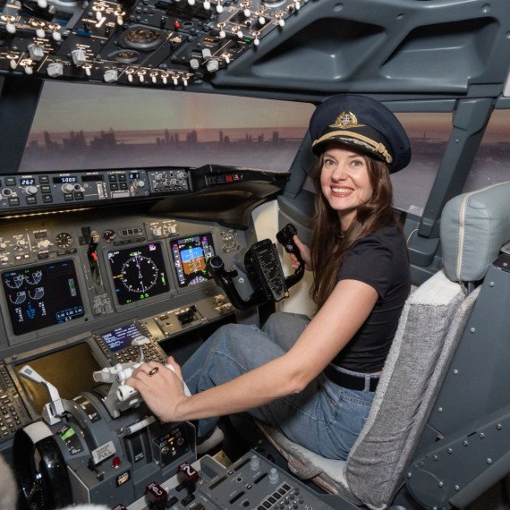 Полет на авиатренажере Airbus A320. Главное фото