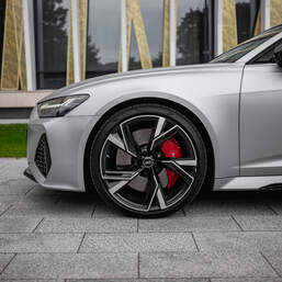 Аренда автомобиля Audi RS6