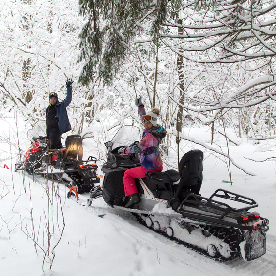 Зимний экстрим - катание на мощном канадском снегоходе - изображение 3 Зимний экстрим - катание на мощном канадском снегоходе - изображение 3