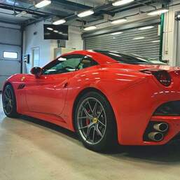 Заезд на Ferrari California
