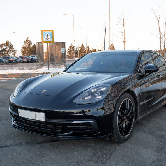 Прокат cпорткара Porsche Panamera 4S