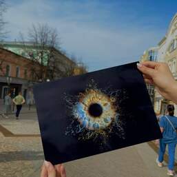Фотография радужки глаза на акриловом стекле