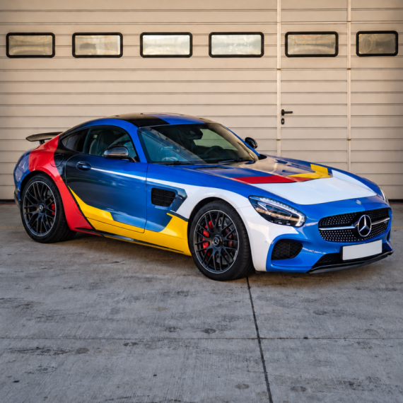 Заезд на спорткаре Mercedes AMG GTS на гоночном треке