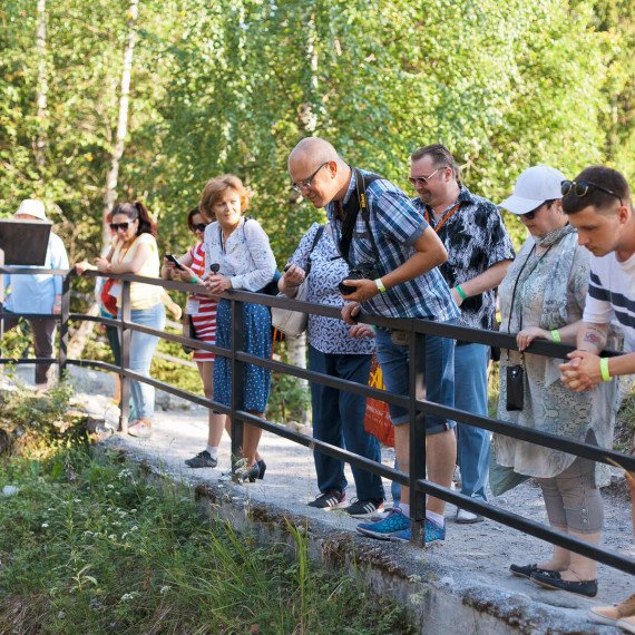 Тур Карельский колорит Рускеала долина водопадов хаски и лисы. Фото 9