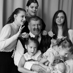 Семейная фотосессия в фотостудии