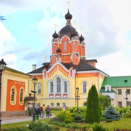 Экскурсия: Тихвин и дом-музей Римского-Корсакова