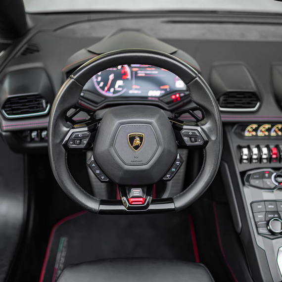 Аренда автомобиля Lamborghini Huracan. Фото 8