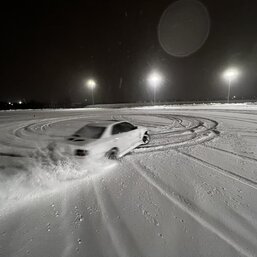 Зимний дрифт на авто