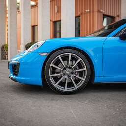 Аренда автомобиля Porsche 911 Targa 4