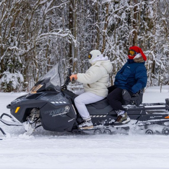Зимний экстрим катание на мощных канадских снегоходах - изображение 2