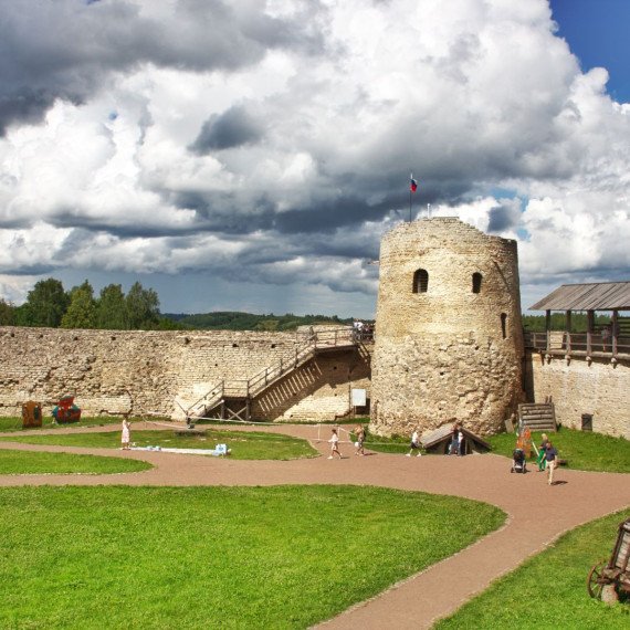 Тур Древние крепости и храмы Псков Изборск Печоры. Фото 6