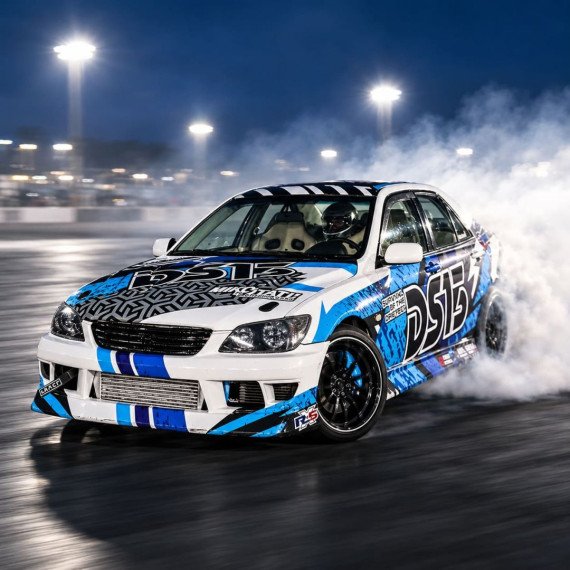 Дрифт заезд на пассажирском сиденье спортивного Lexus IS300