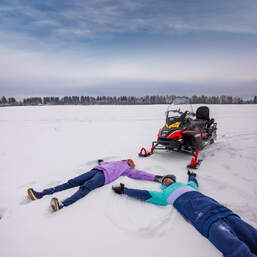 Катание на канадских снегоходах