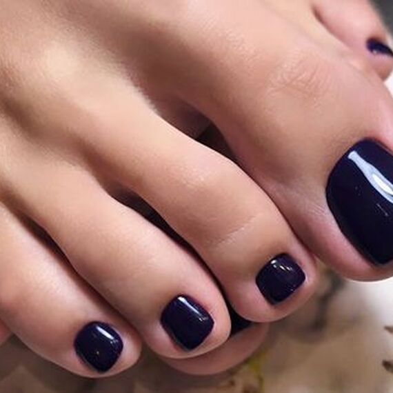 Маникюр и педикюр с покрытием гель лак и уходовой процедурой. Фото 8