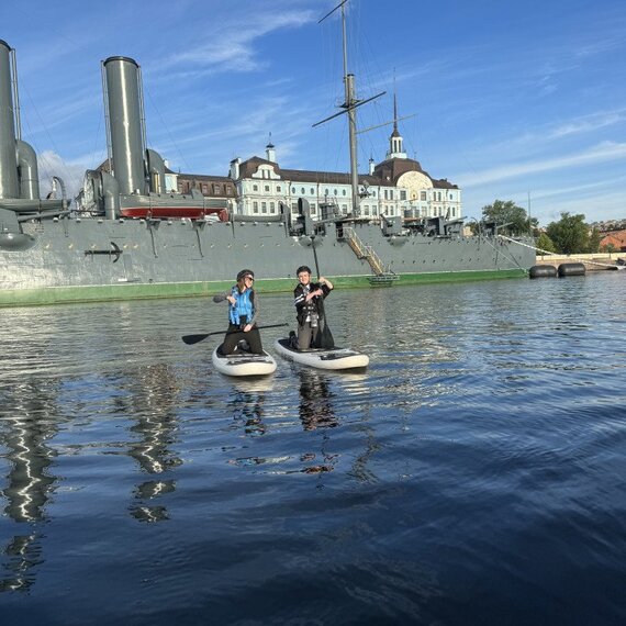 Прогулка на сапах у Петропавловской крепости и крейсера Авроры. Фото 8