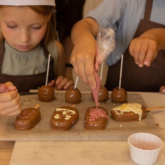 Мастер-класс Создание и роспись шоколадных десертов - изображение 1