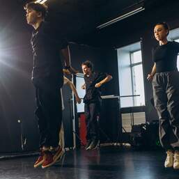 Занятия по танцевальному стилю HIP HOP