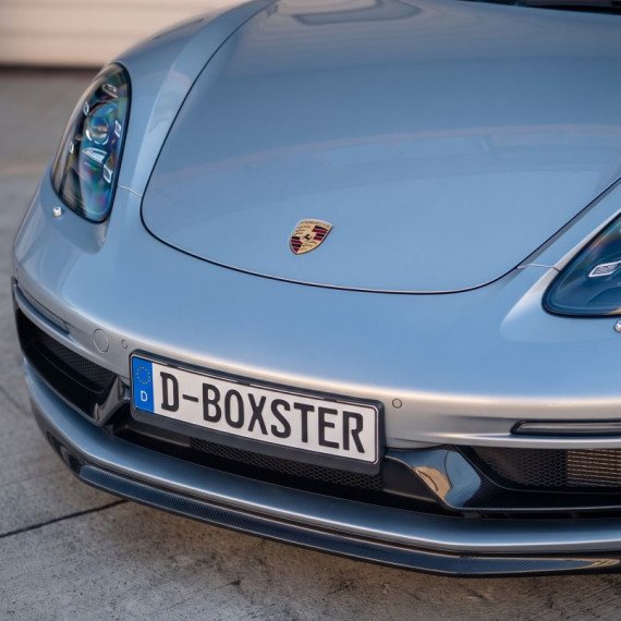 Заезд на спорткаре Porsche Boxster 718 GTS на гоночном треке. Фото 5