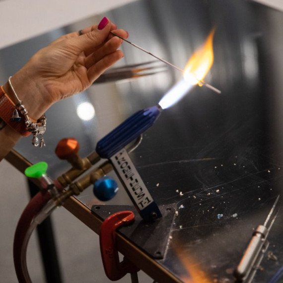 Огонь и стекло на мастер-классе по художественному стеклодувству Огонь и стекло на мастер-классе по художественному стеклодувству