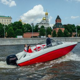 Прогулка по центру города на катере Стремительный