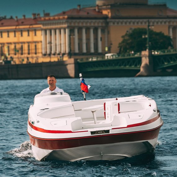 Вечерний развод мостов в Санкт-Петербурге на фоне заката и силуэта Кунсткамеры. Главное фото