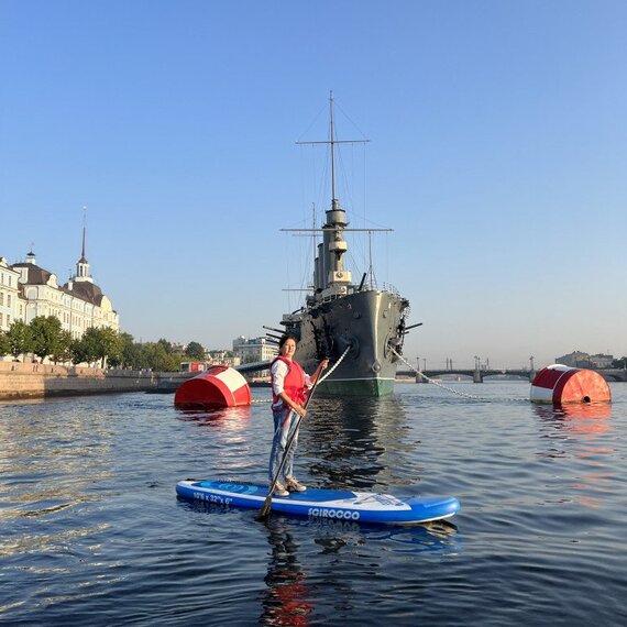 Прогулка на сапах у Петропавловской крепости и крейсера Авроры. Главное фото