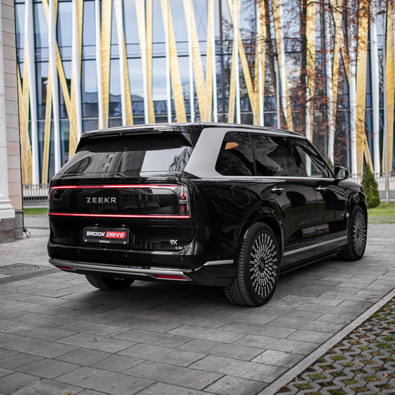 Аренда автомобиля Zeekr 9X Max. Фото 9
