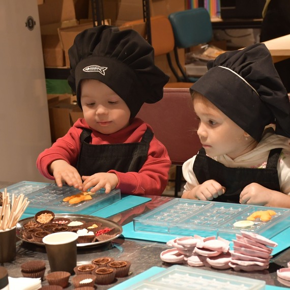 Семейный мастер-класс по приготовлению шоколада