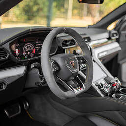 Аренда автомобиля Lamborghini Urus