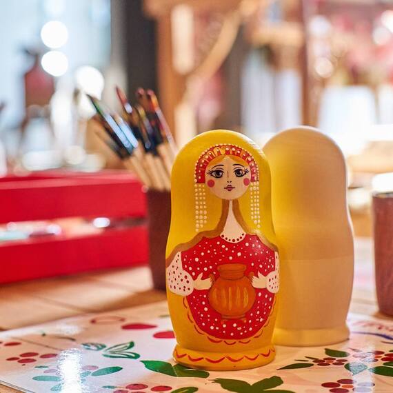 Роспись матрёшки с чаепитием. Главное фото