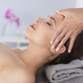 Успокаивающий массаж лица для снятия стресса в спа-салоне - превью 1
